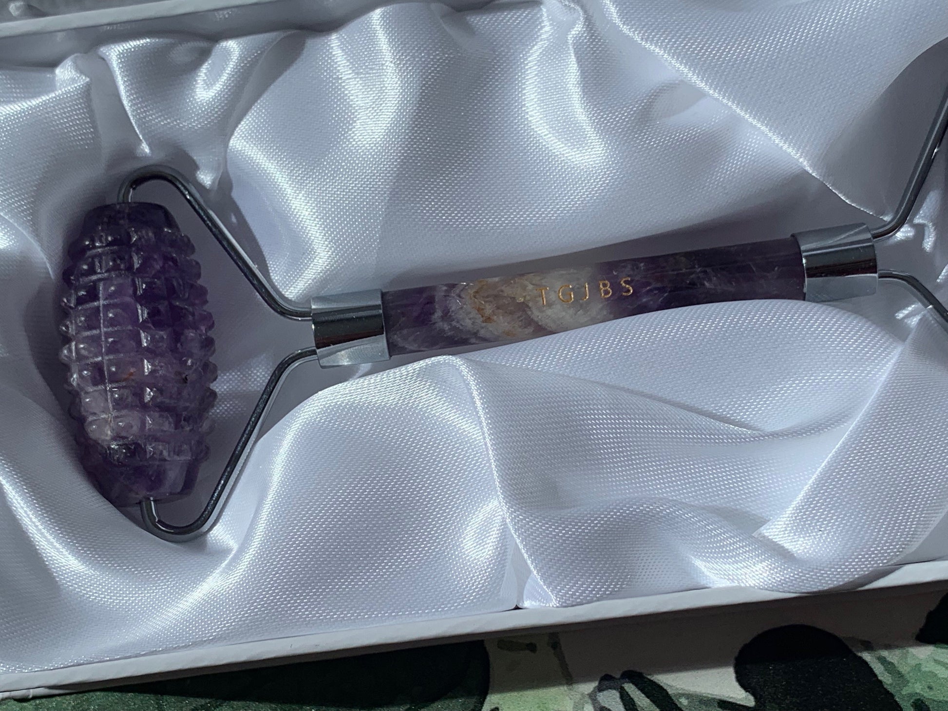 the green jungle beauty shop amethyst face roller